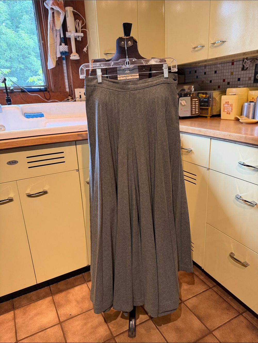 Newport News Pleated Skort Skirt Pants Women’s Wear